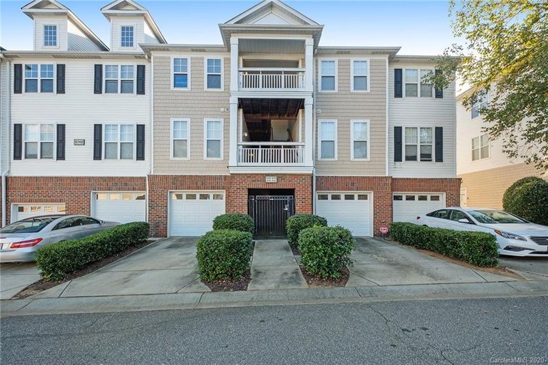 6750 Mallard Park Dr, Charlotte, NC 28262
