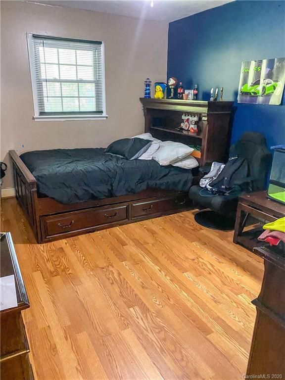 1820 Ratchford Dr, Dallas, NC 28034