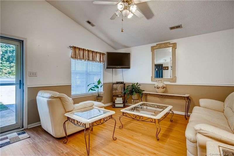 15948 Lawyers Rd, Matthews, NC 28104