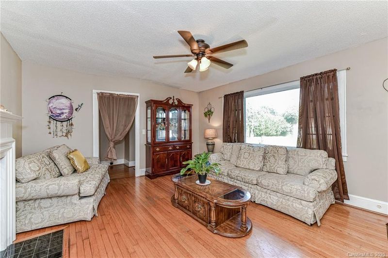 302 E 18th St, Kannapolis, NC 28083