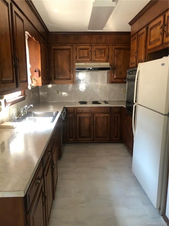 303 12 W Old Post Rd, Cherryville, NC 28021