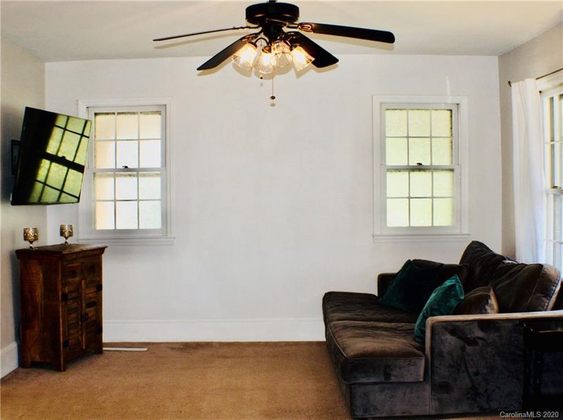903 Central Dr, Kannapolis, NC 28083