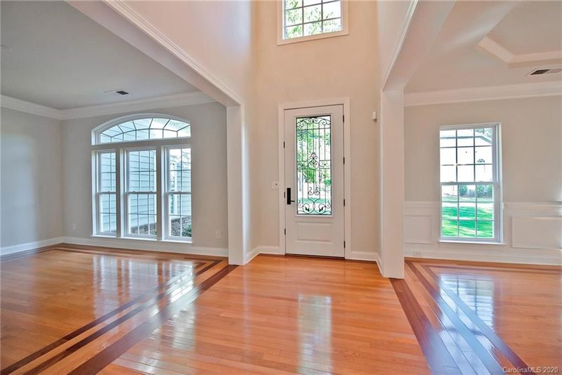 116 Kestrel Ct, Mount Holly, NC 28120