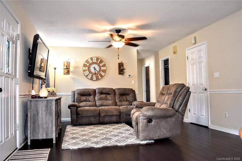 3322 23rd St NE, Hickory, NC 28601