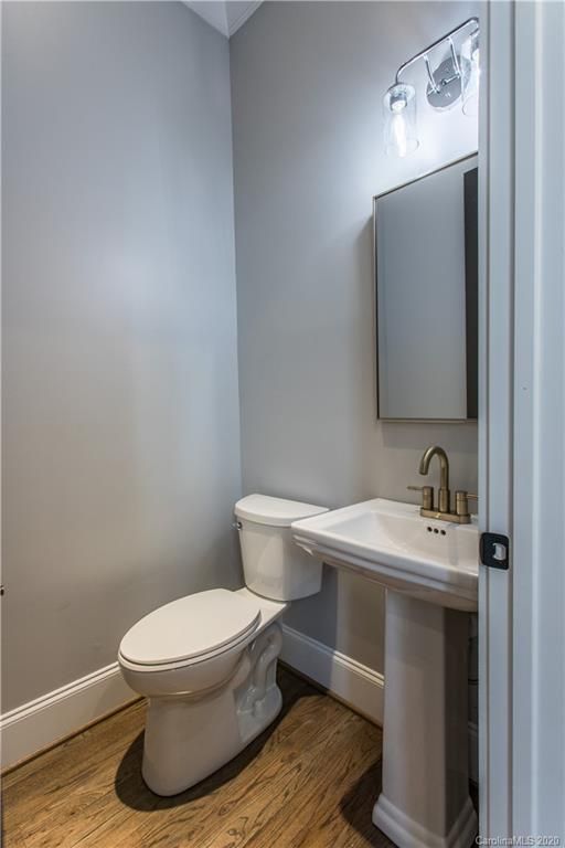 1013 Fairground St, Charlotte, NC 28208