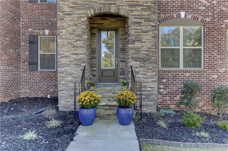 16523 Bastille Dr, Charlotte, NC 28278