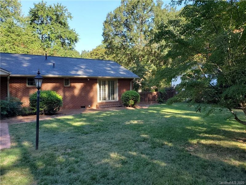 1408 Westbrook Cir, Gastonia, NC 28052