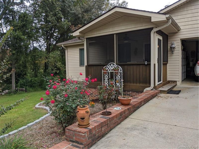 1720 33rd Street Dr SW, Hickory, NC 28602