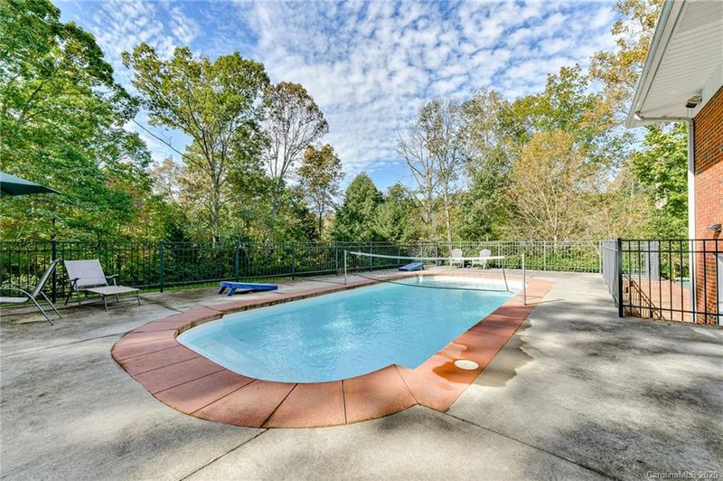 145 Franklin Dr, Mooresville, NC 28115