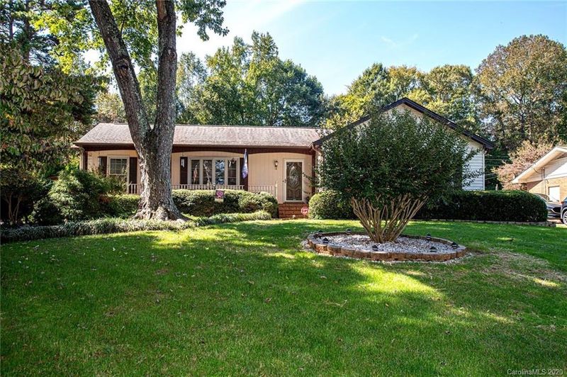 13440 Four Oaks Ln, Matthews, NC 28105