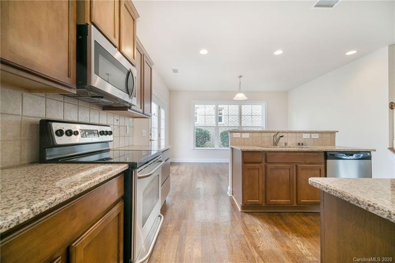 2212 Barrowcliffe Dr, Concord, NC 28027