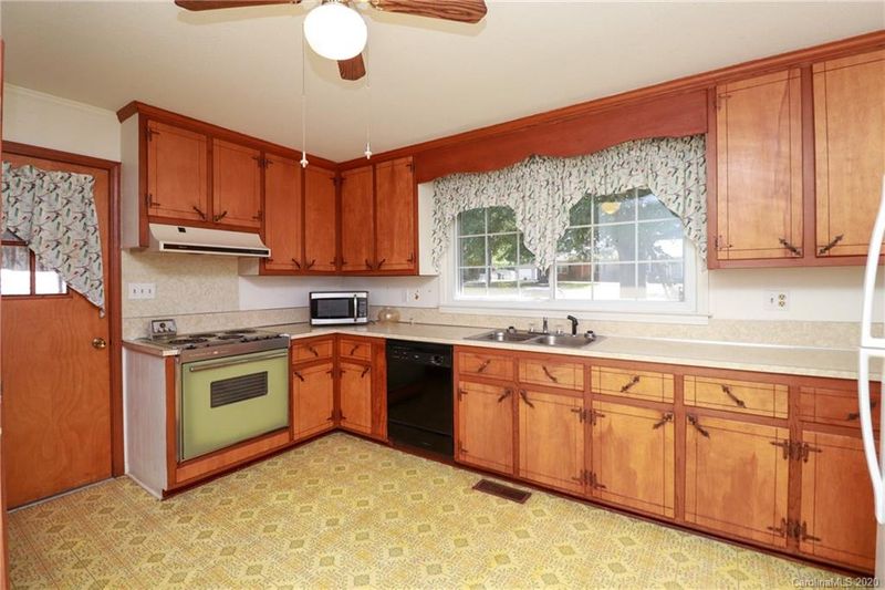 307 Confederate Dr SW, Concord, NC 28027