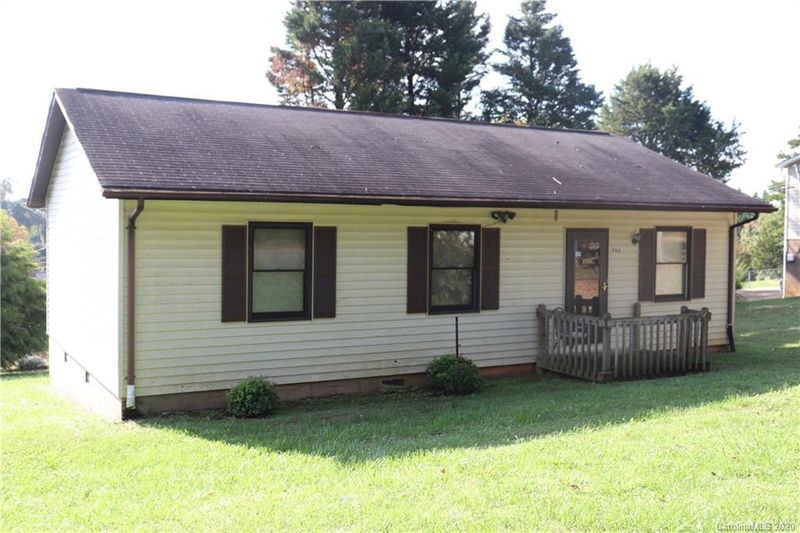 744 7th Ave SE, Hickory, NC 28602