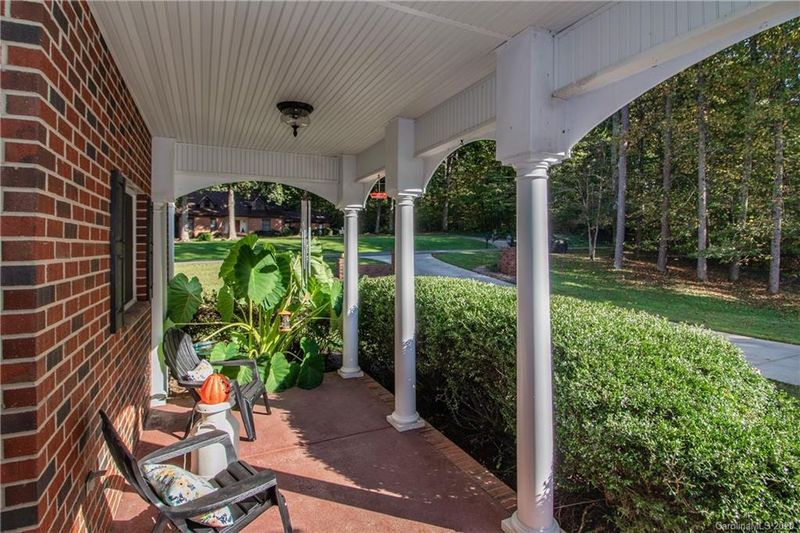 540 Saint Cloud Dr, Statesville, NC 28625