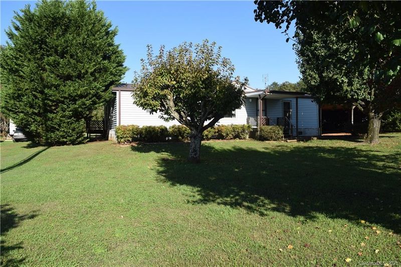 2320 Pathfinder St, Newton, NC 28658