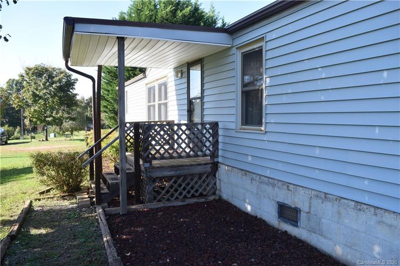 2320 Pathfinder St, Newton, NC 28658