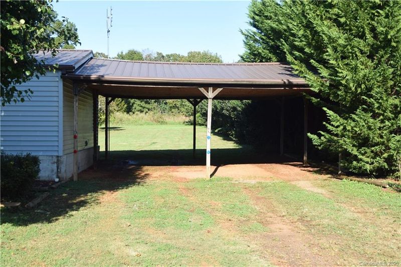 2320 Pathfinder St, Newton, NC 28658