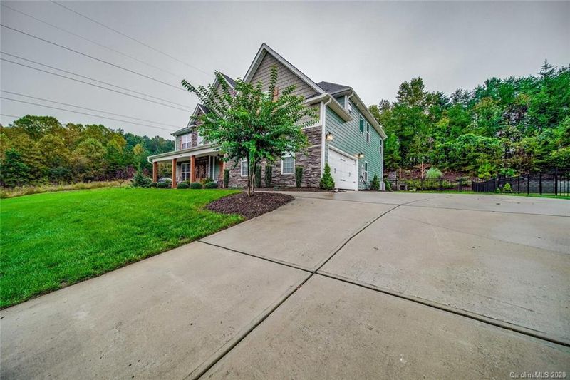 3960 Rivendell Rd, Denver, NC 28037