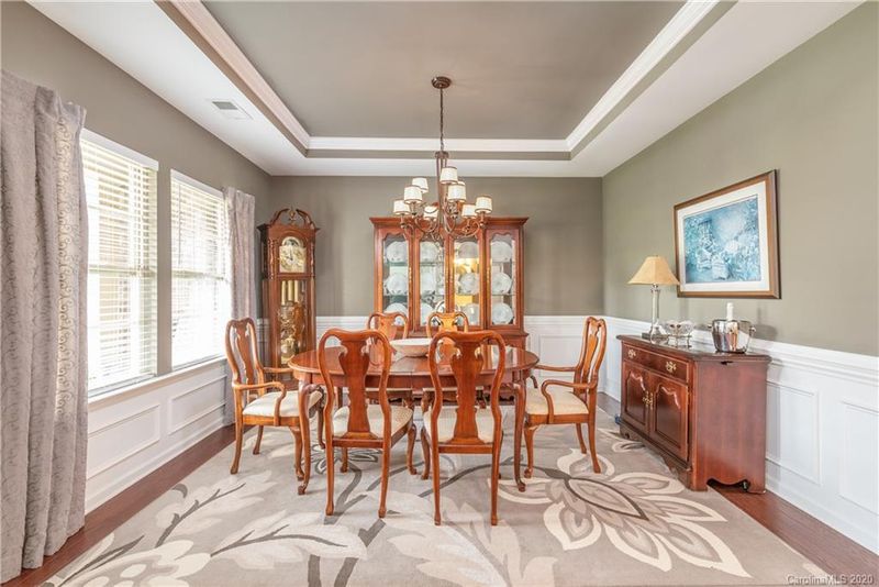 5201 Poplar Knoll Dr, Matthews, NC 28105