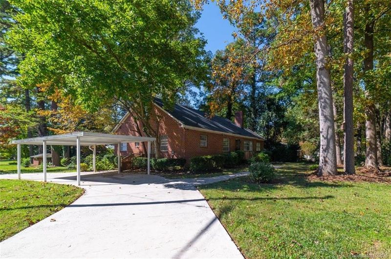 801 Yorkmont Dr, Charlotte, NC 28217