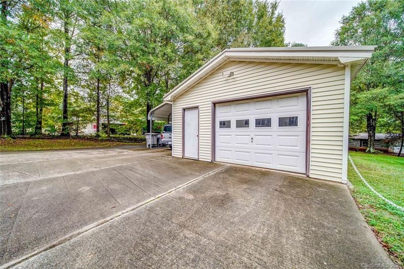 842 Archdale Dr, Concord, NC 28027