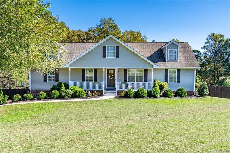 146 Fallen Acorn Dr, Troutman, NC 28166