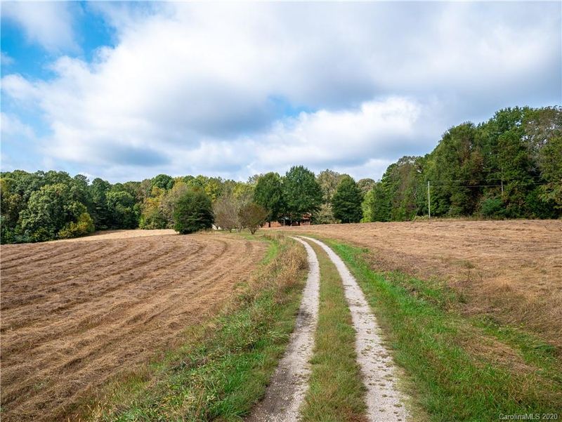 1074 Flamingo Rd, Lancaster, SC 29720
