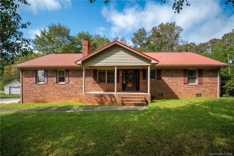1074 Flamingo Rd, Lancaster, SC 29720