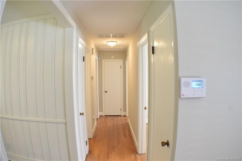 2510 Golf Course Ln, Charlotte, NC 28208