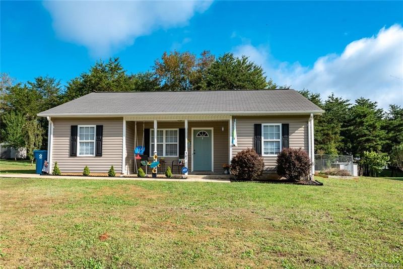 307 Springhill Ln, Maiden, NC 28650