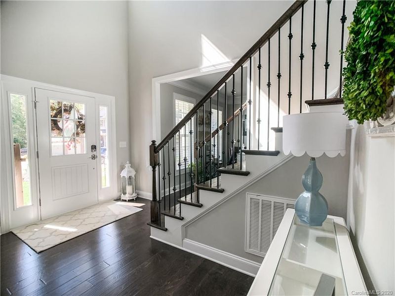 1008 Twin Pines Dr, Matthews, NC 28104