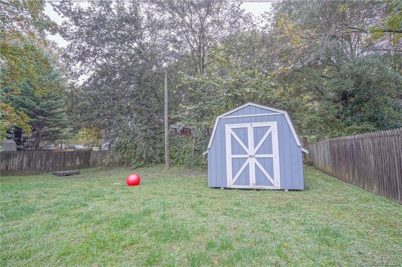 1226 Ogden Pl, Charlotte, NC 28213