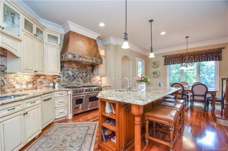 7533 Turnberry Ln, Stanley, NC 28164