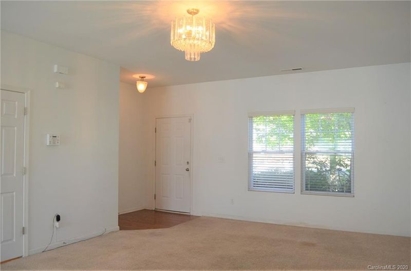 8936 Sharpes Cir, Charlotte, NC 28214