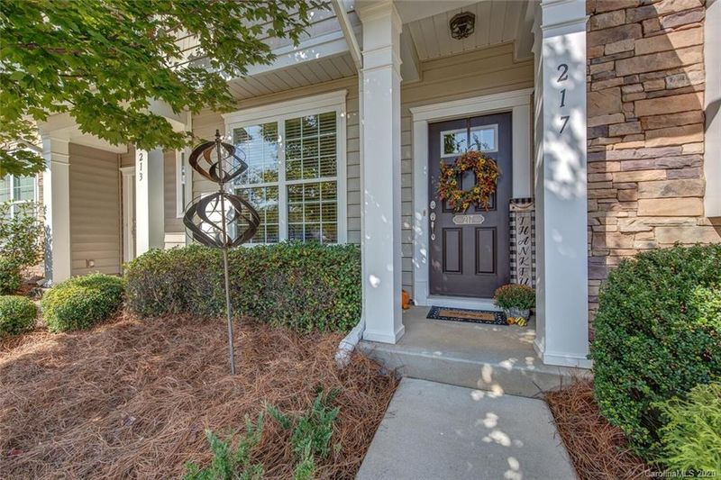 217 Spring Gardens Dr, Belmont, NC 28012