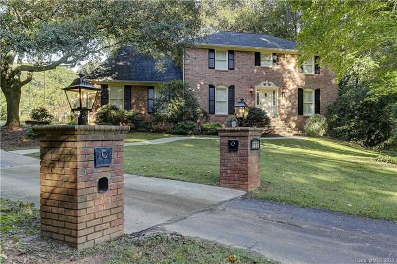 2222 Forestbrook Ct, Rock Hill, SC 29732