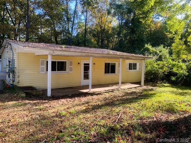 2143 Pinebrook Cir, Charlotte, NC 28208