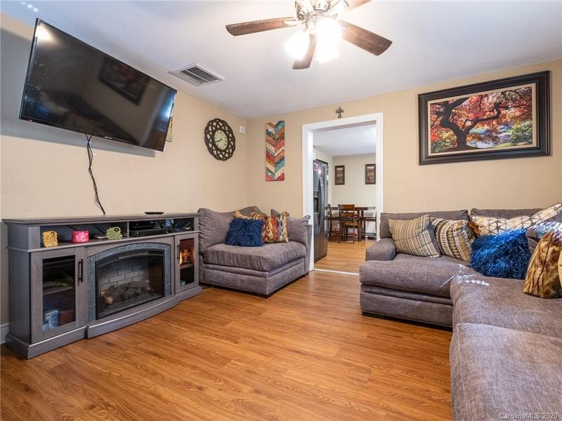 3228 Lakeview St, Charlotte, NC 28208