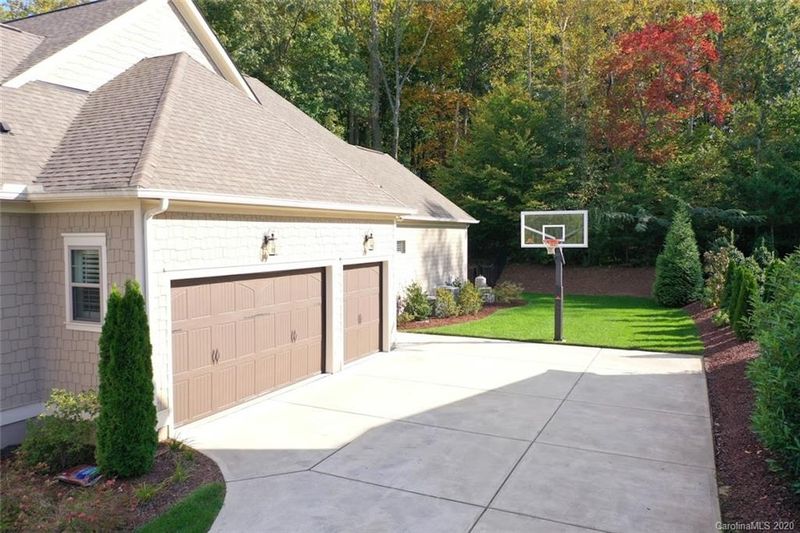 16310 Neff Knoll Ln, Davidson, NC 28036