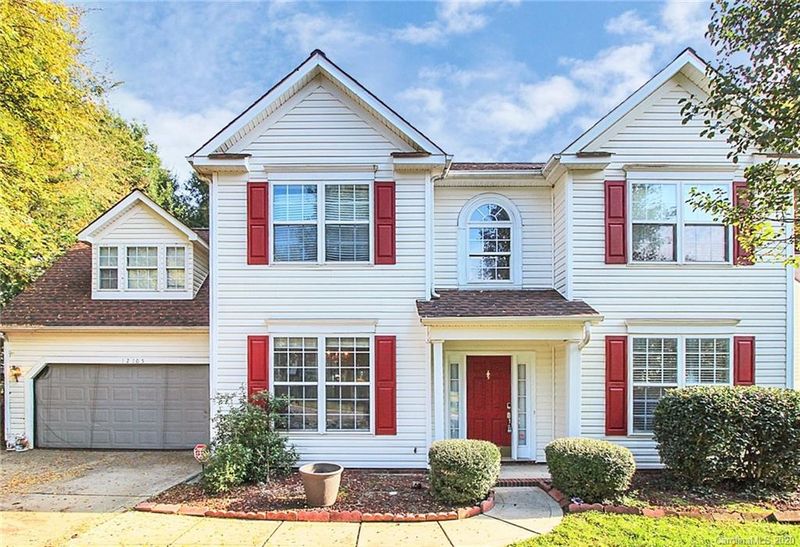 12105 Mountainside Ln, Charlotte, NC 28278