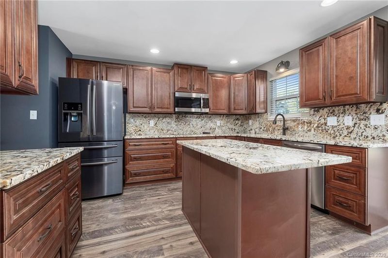 221 Lindpoint Ln, Monroe, NC 28110