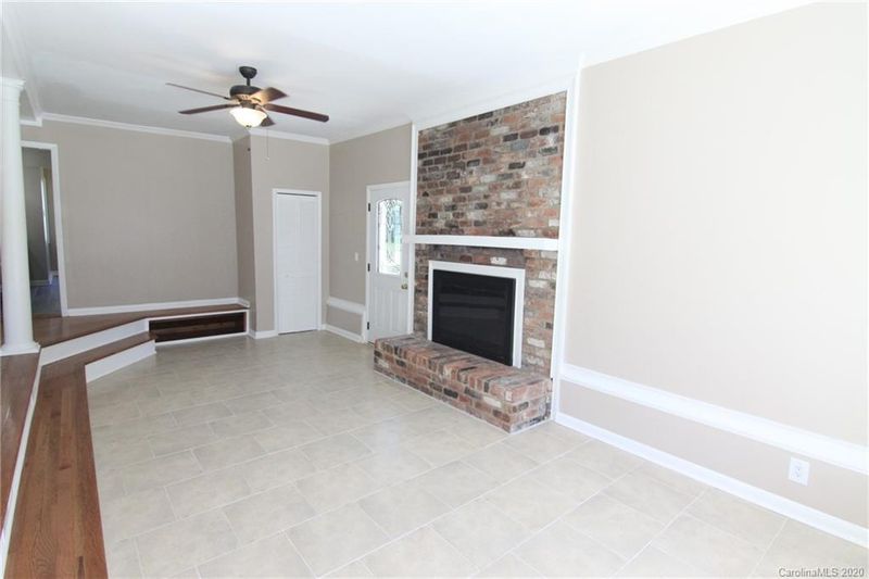9016 Longview Dr, Charlotte, NC 28214