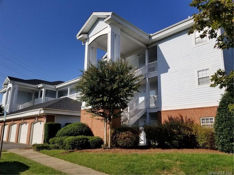 8627 Coralbell Ln, Charlotte, NC 28213