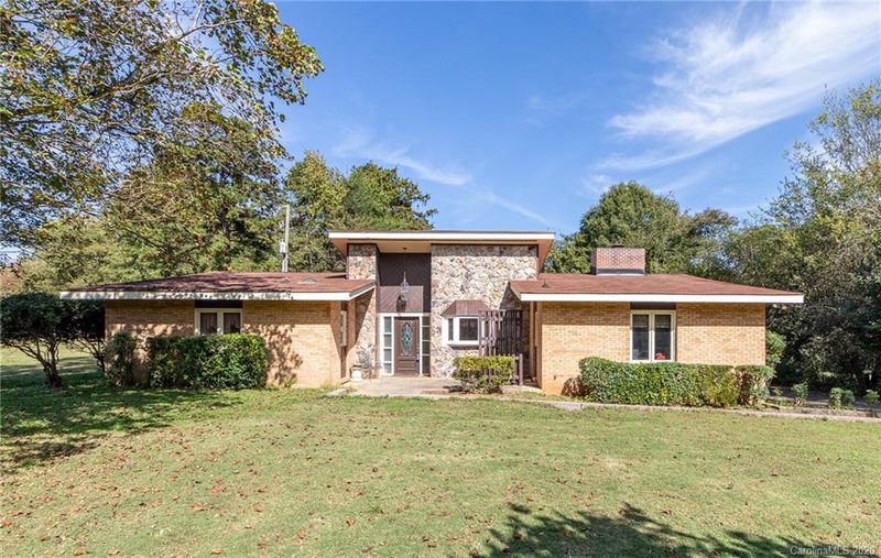 8308 Cedarbrook Dr, Charlotte, NC 28215