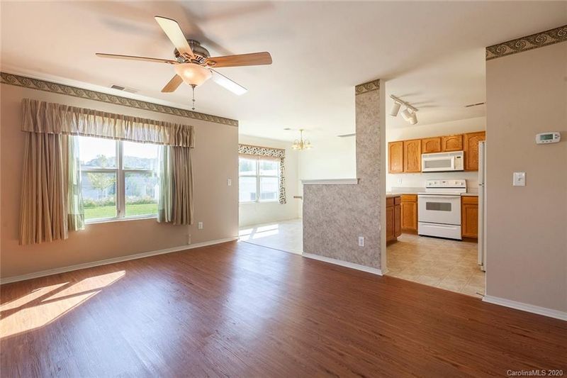 8634 Westhope St, Charlotte, NC 28216