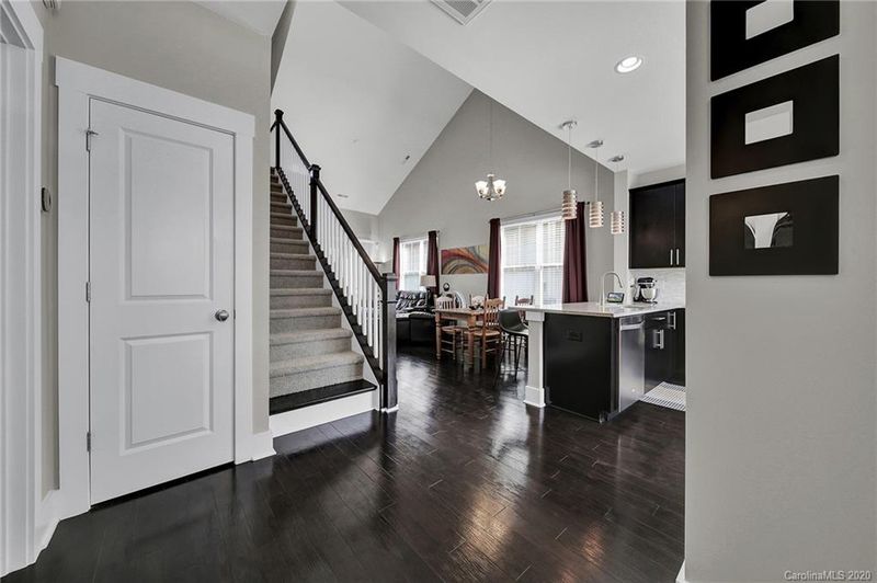 3239 Moss Ln, Charlotte, NC 28206