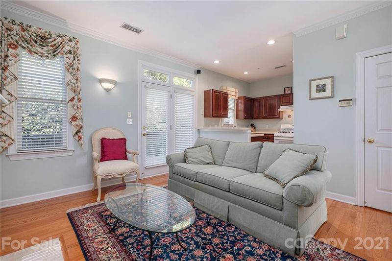933 Park Slope Dr, Charlotte, NC 28209