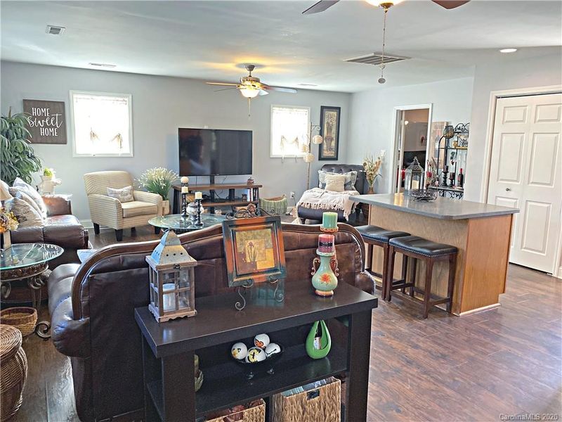 1009 13th St NW, Conover, NC 28613