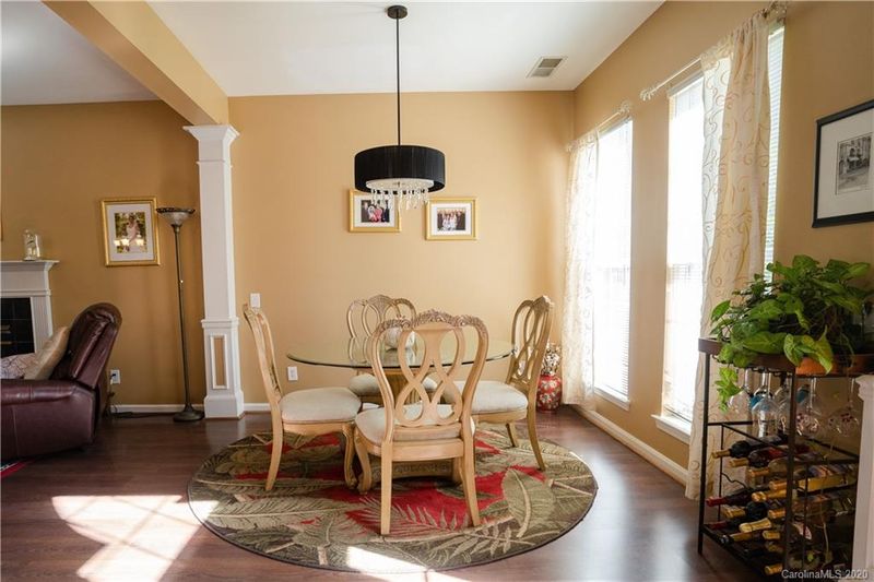 924 Clearbrook Rd, Matthews, NC 28105