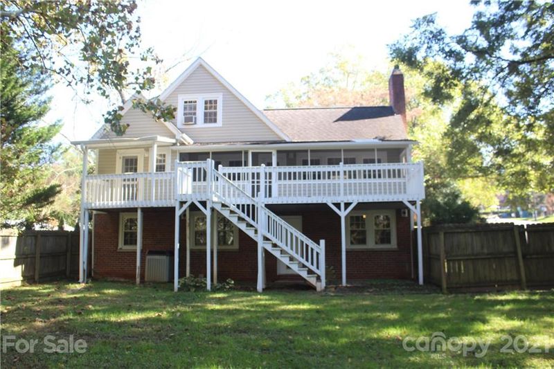511 2nd St NW, Hickory, NC 28601